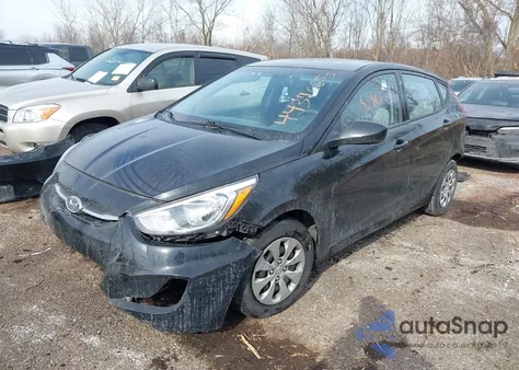 2015 Hyundai Accent Gs z USA, uszkodzony, nr VIN KMHCT5AE2FU231703